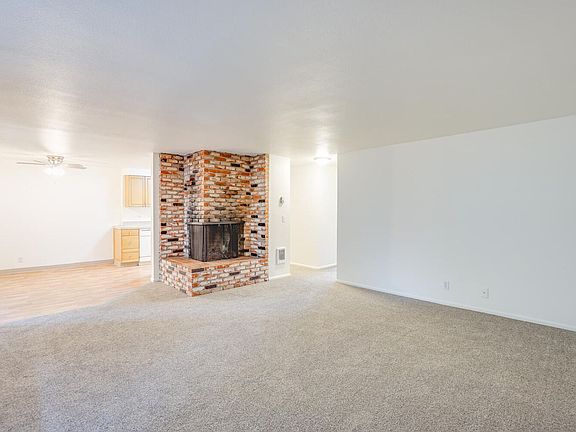 4th image of 13775 SW 6th St #2B-1Ba-900Sqft