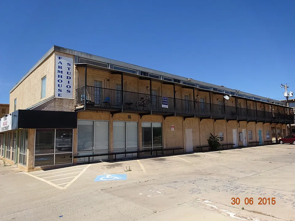 1619 University Ave #8
