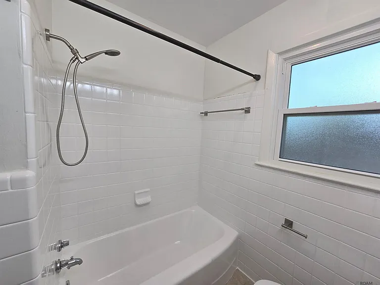 3423 Hundred Oaks Ave — Photo 5