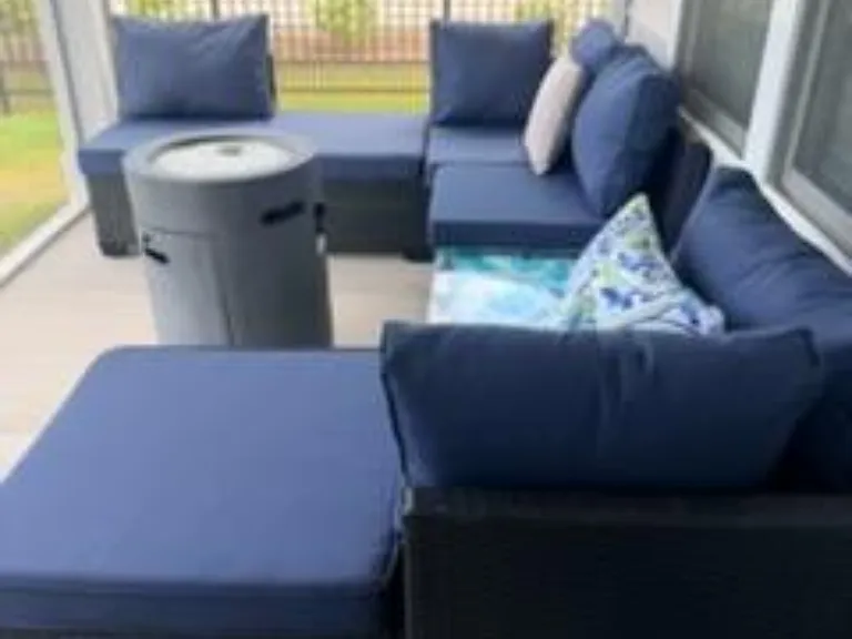 Relax outside in the evenings mosquito-free on the enclosed patio!