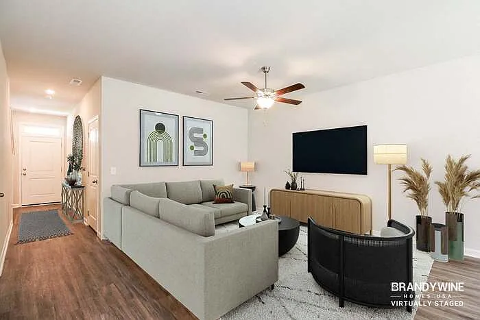 3 bed, 2.5 bath, 1619 sqft, $2,150 — Photo 4