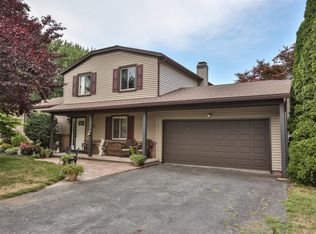 100 Cindy Ln, Rochester, NY 14626