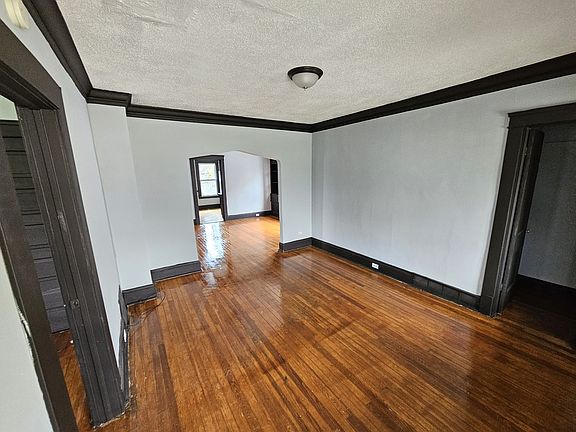 4th image of 11806 Parkview Ave #2