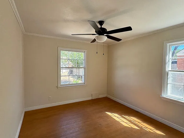 3403 Moss Ln — Photo 8