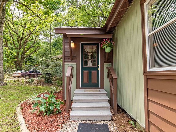 5th image of 516 Laura Lee Ave