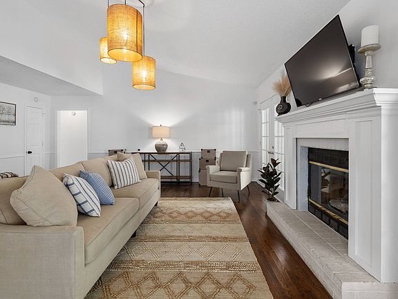 2nd image of 169 Rivergate Dr