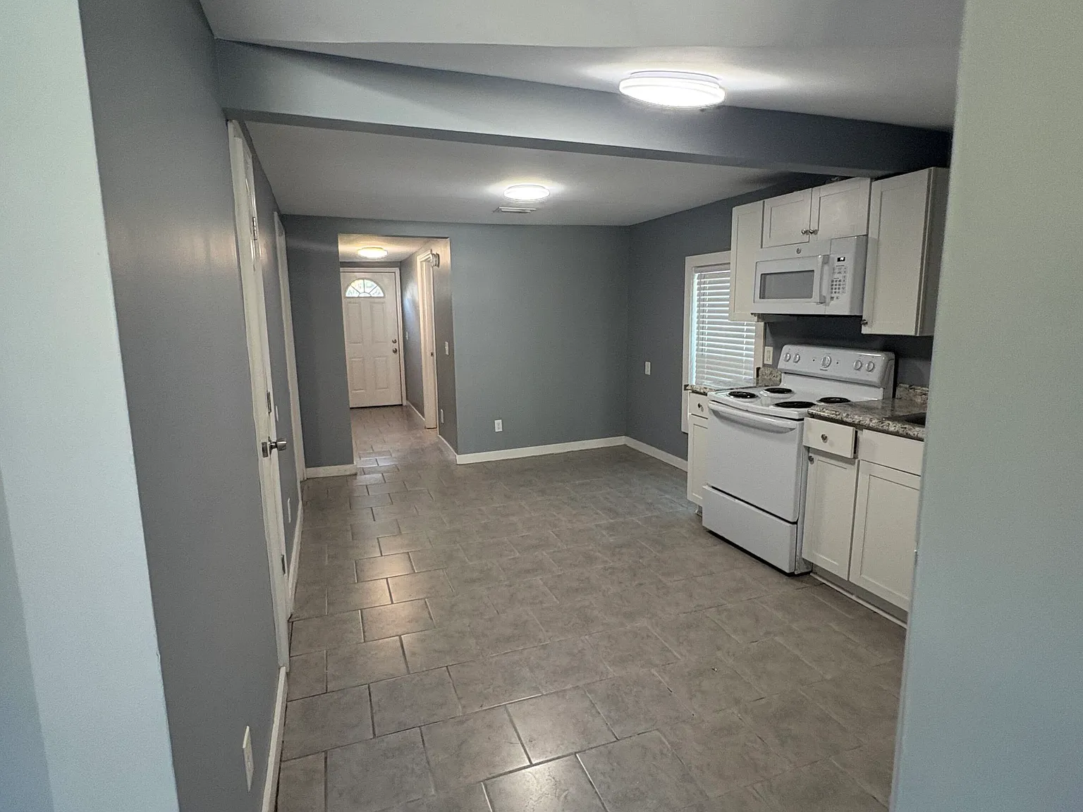 Updated 3BR Brunswick Home with Modern Kitchen & Easy-Care Flooring — Photo 1