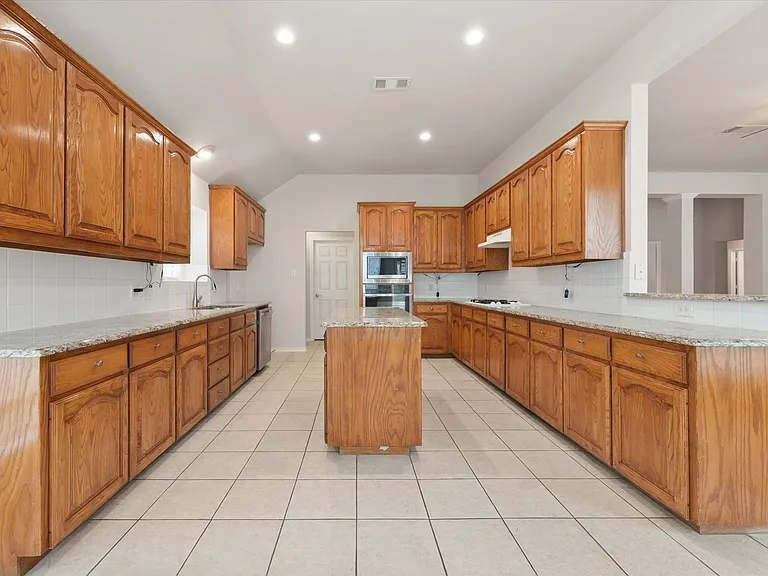 6103 Sea Island Trl — Photo 11