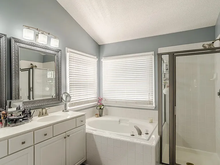 4619 James Crossing Dr — Photo 6