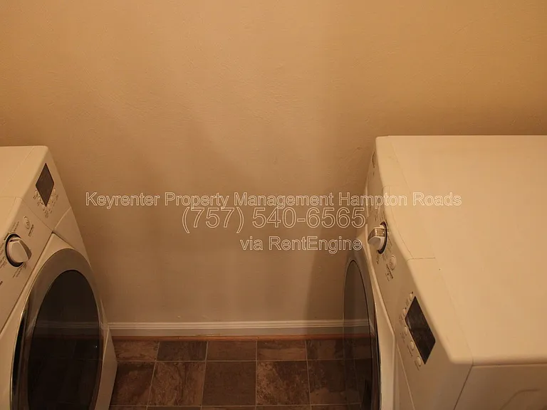 1 Peachtree Ct — Photo 28