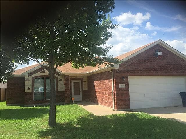 1st image of 807 Brandon Dr