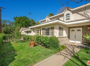 16155 Otsego St, Encino, CA 91436