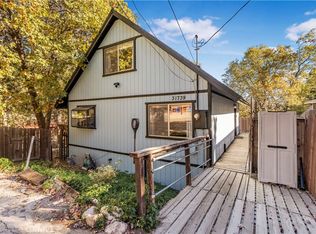 31739 Panorama Dr, Running Springs, CA 92382