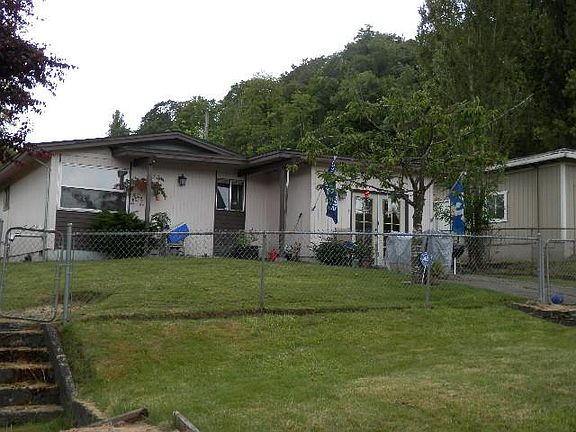 3rd image of 1424 E 32nd St