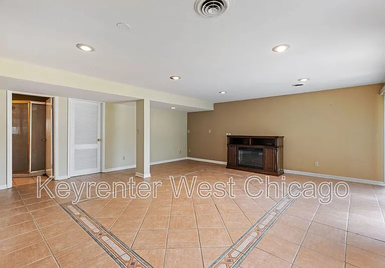 1003 S Finley Rd — Photo 20