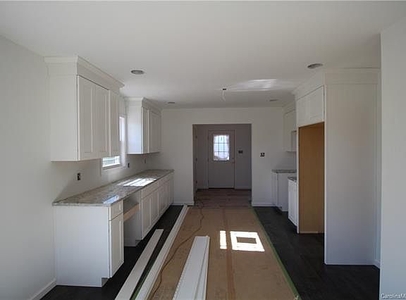 3rd image of 1299 Margaret St NW