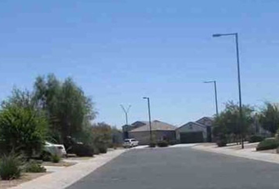 Exterior Neighborhood (street photo)