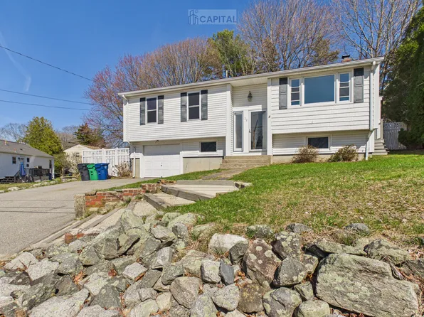 22 Okinawa Ave, Warwick, RI 02889