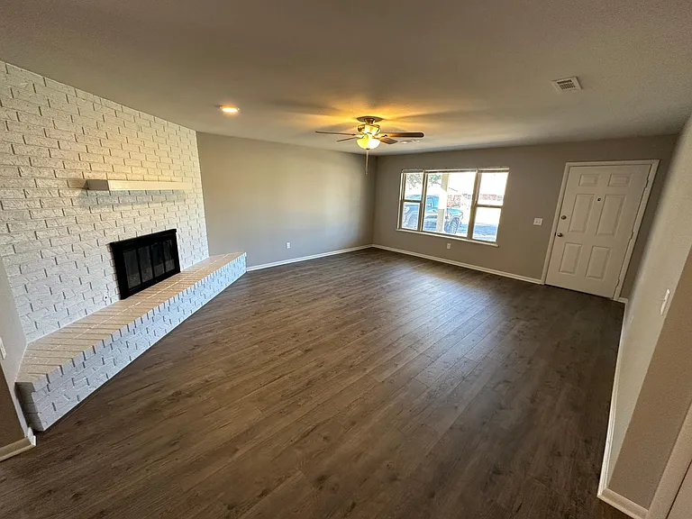 1501 SE South St — Photo 4