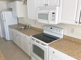 14 New Zealand Rd STE 8, Seabrook, NH 03874