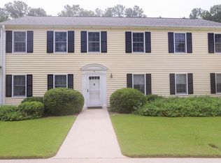 4 Village Green Cir, Southern Pines, NC 28387