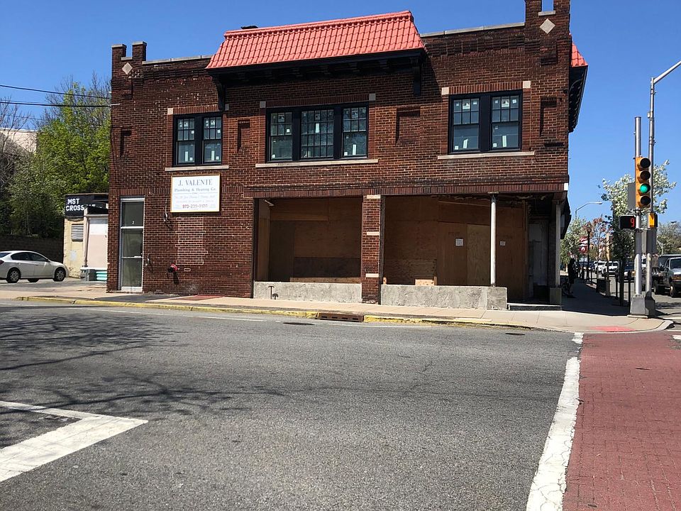 1st image of 555 Bloomfield Ave Suite 2