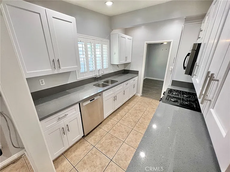 3085 Kathleen St — Photo 6