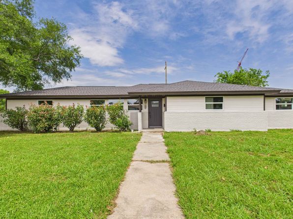 5336 Lakeside Dr, Port Arthur, TX 77642