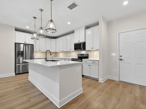 13220 Petrel St #4305, Clarksburg, MD 20871