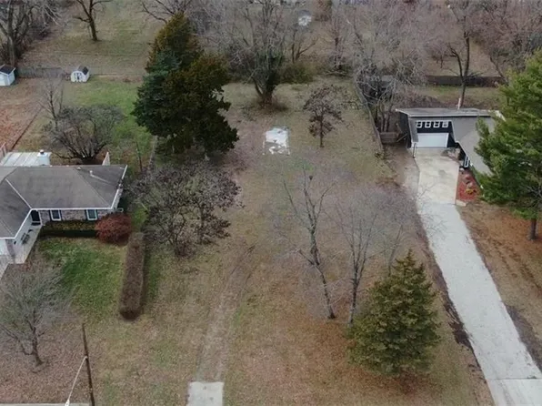 13608 Cypress Ave, Grandview, MO 64030