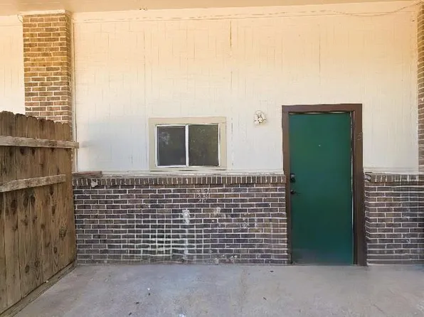 100 Quail Run Rd #5, Martindale, TX 78655