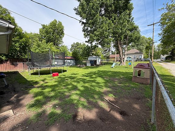 5th image of 300 W Allmon St