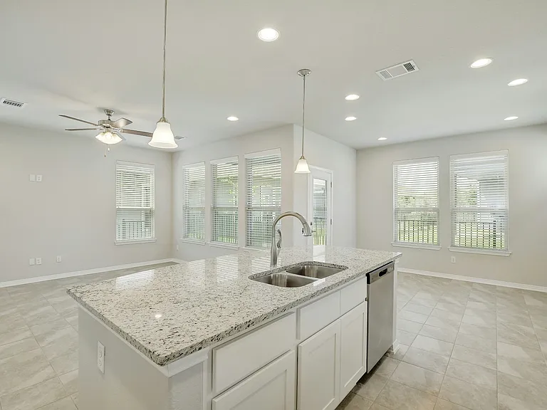 1034 Harwell Loop — Photo 9