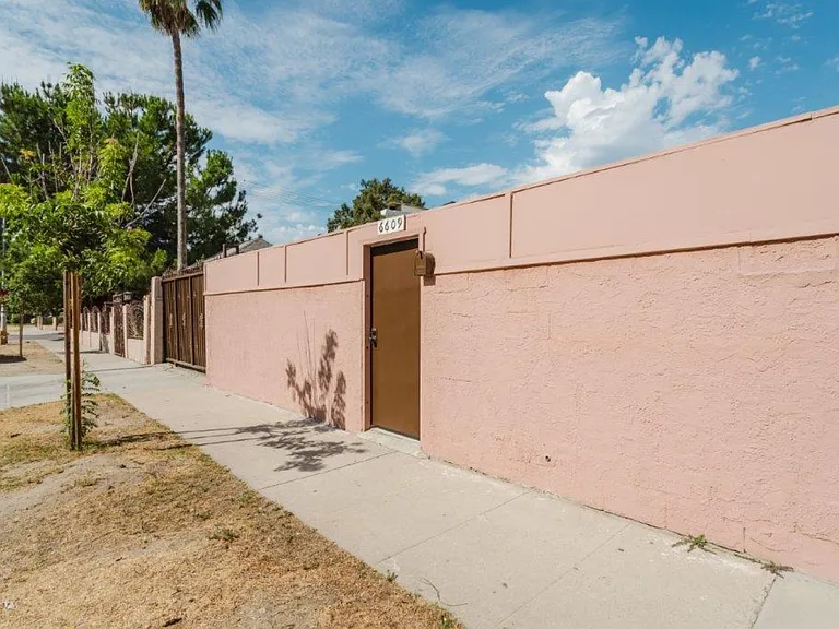 6609 N Camellia Ave — Photo 3