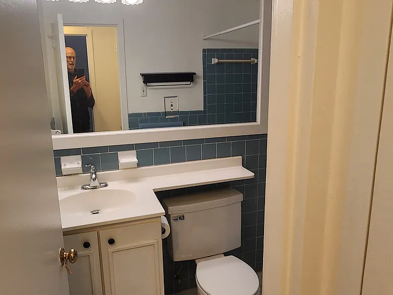 200 N Maple Ave #101 — Photo 14