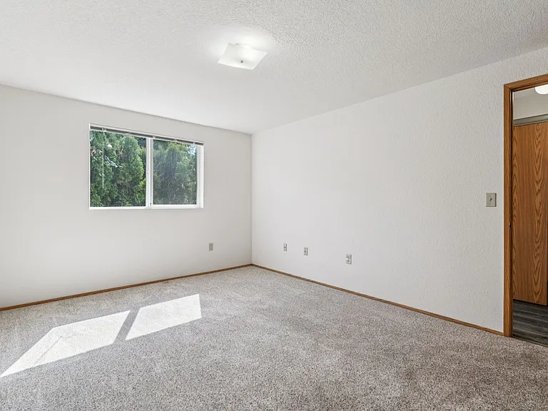 Madras Apartments — Photo 28