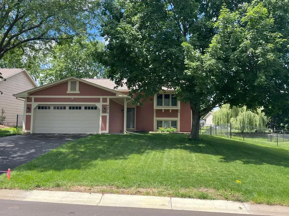 4275 Eagle Crest Dr, Eagan, MN 55122