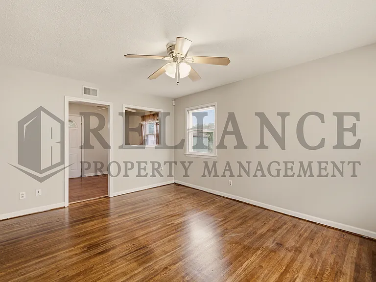 3349 S Vine St — Photo 11