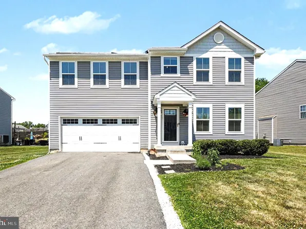 17 Viburnum Ave, Elkton, MD 21921
