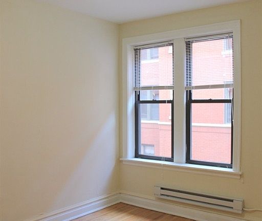 5th image of 3933 N Janssen Ave #3935-2W
