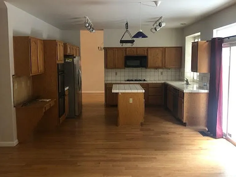 4185 Falling Water Dr — Photo 6