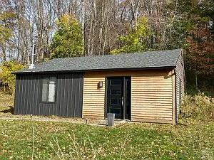 123B Sharon Rd #B Photo 1
