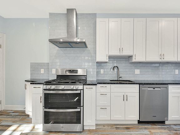 2nd image of 8-10 Middle St