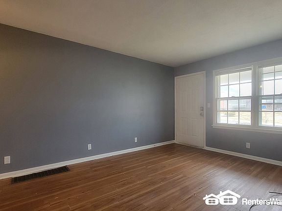 4th image of 4317 E Linwood Blvd