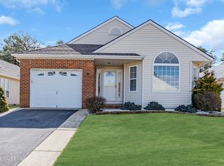 82 Canterbury Ln, Toms River, NJ 08757