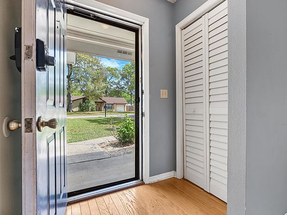 4th image of 2318 Cumberland Dr