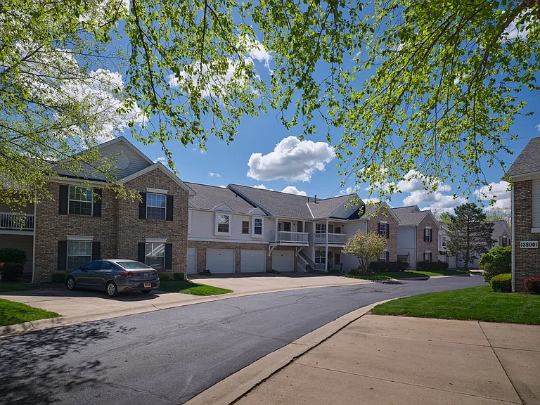 Fairway Park Apartments — Photo 27