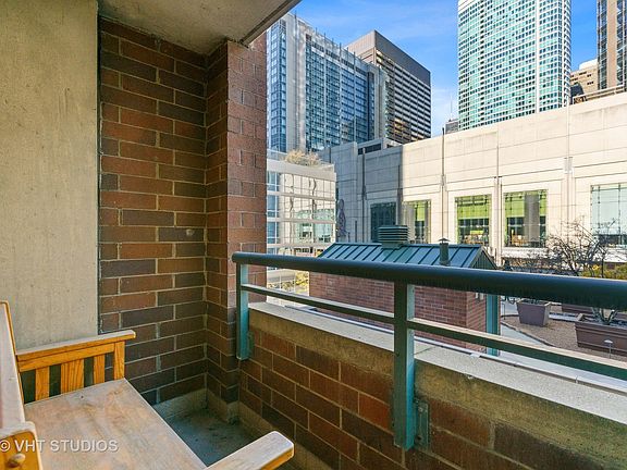 3rd image of 480 N McClurg Ct APT 418