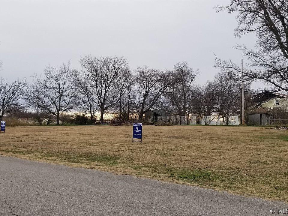 1st image of E Oklahoma Pl