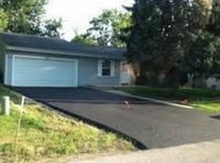 34W869 N James Dr, St Charles, IL
